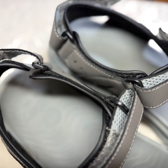 Hurley Hook and Loop Strap Sandals.  Size 11. Men’s.  Sandal. - Picture 3 of 10